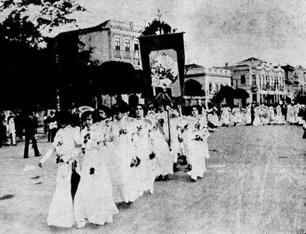 Foto da Manifestação do Partido Republicano Feminino, em 1917. 